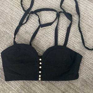 Black Jonathan simihai crop